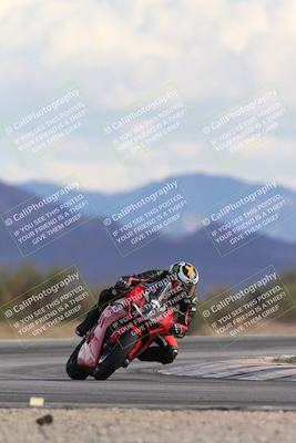 media/Nov-16-2025-Race Pace (Sun) [[8c5fa54630]]/Non Verified Riders (1st 20 Minutes)/5-Turn 15 (110pm)/